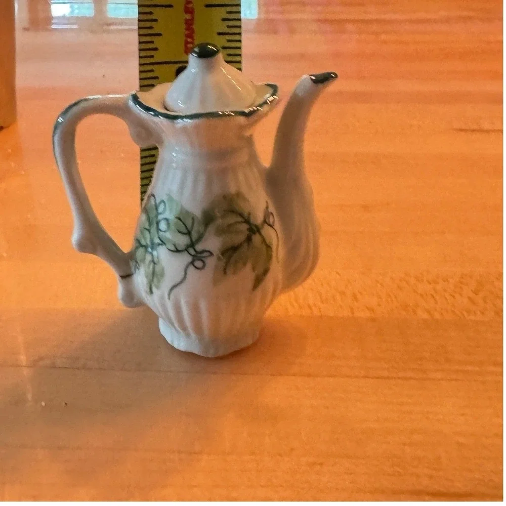 Unbranded miniature ceramic